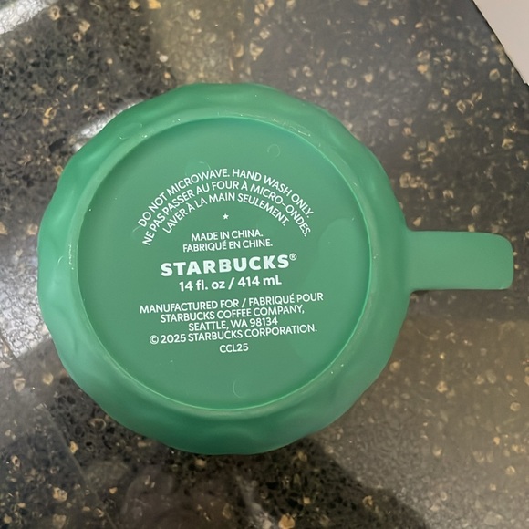 *FLAW* Starbucks Green Siren Tail Scaled Mermaid Fish Tail Handle 2025 Mug 14oz. - Picture 6 of 7